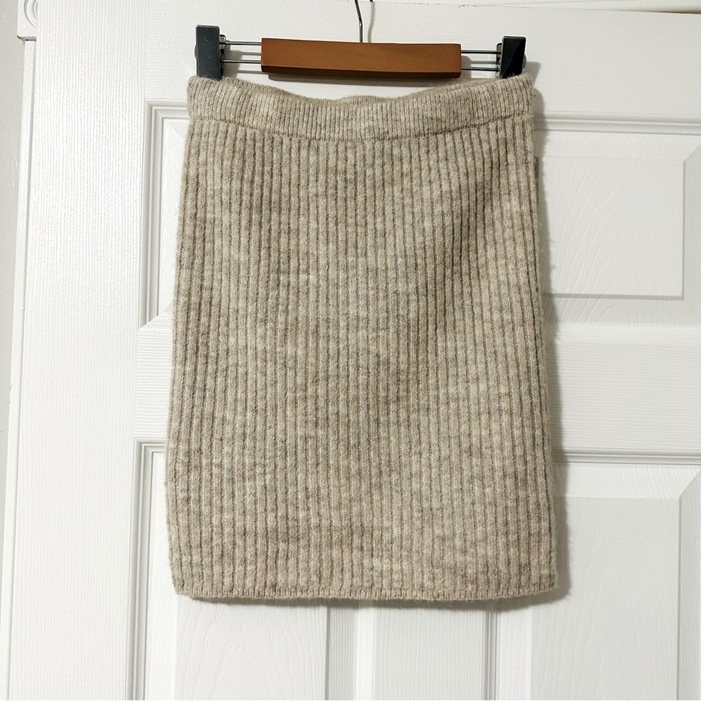 HAPPILY GREY KNIT SKIRT